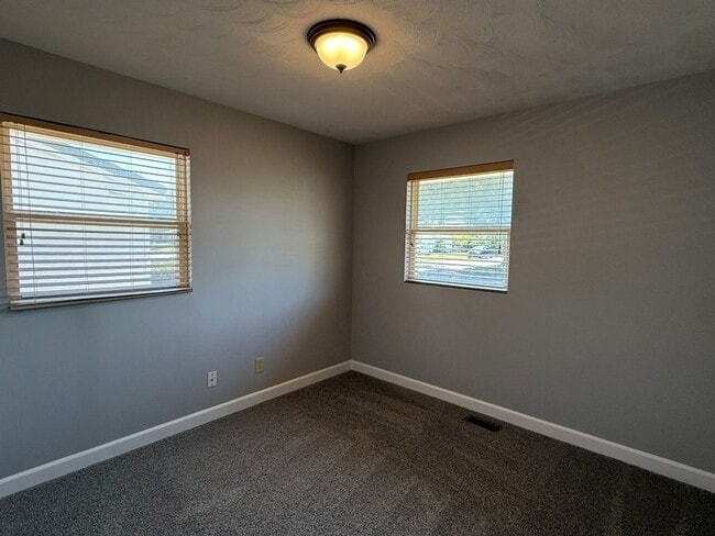 Building Photo - Meadowlark Ranch! 3 bed, 1 bath