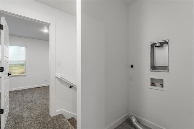 Building Photo - 751 St Charles Pl