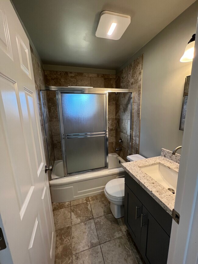 Building Photo - 1912 S 17th St