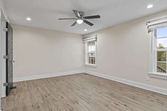 Building Photo - 240 Banyan Blvd