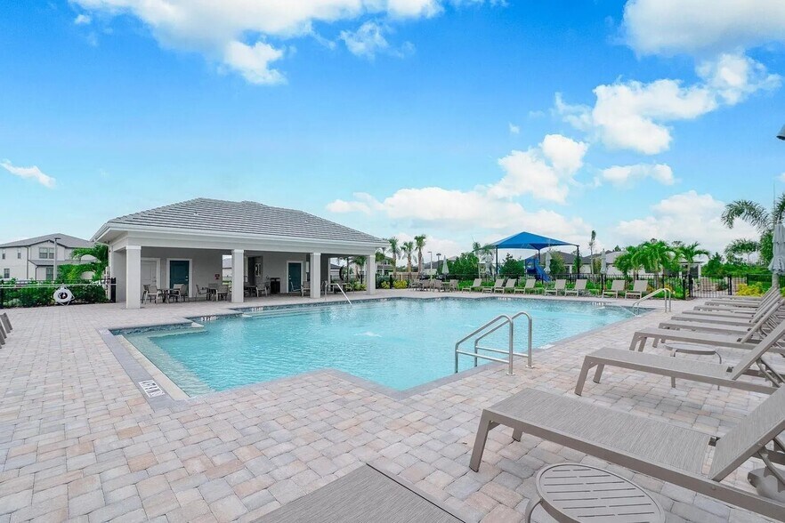 Building Photo - 2175 Darley Oak Way