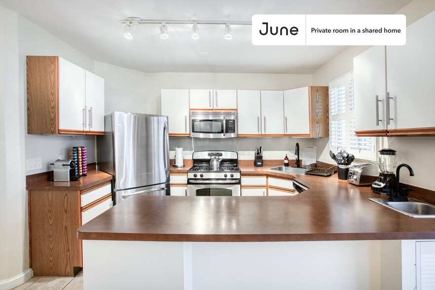 Building Photo - Room in Shared 3 bed/2 bath home in Capitol Hill