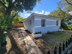 Building Photo - 2 bedroom in Miami FL 33137