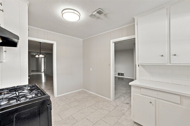 Building Photo - 5719 Turtle Creek Rd