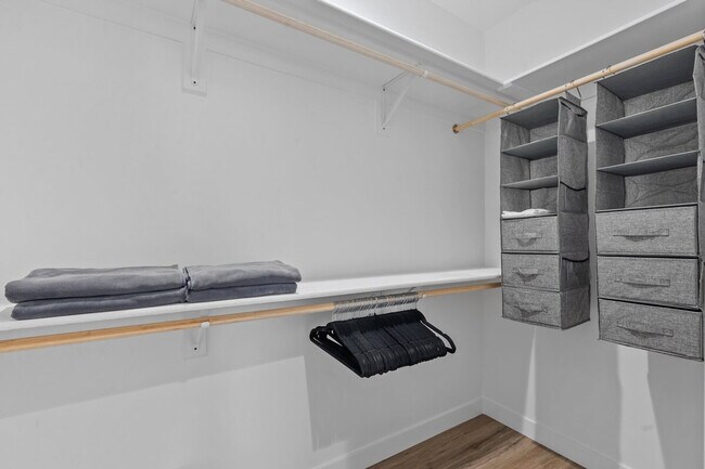 Building Photo - 3757 E Van Buren St