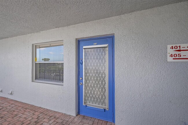 Building Photo - 14773 Cumberland Dr