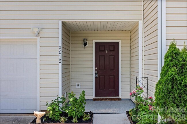 Building Photo - 9612 Brackenview Ct