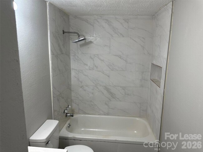 Building Photo - 209 Brookview Rd