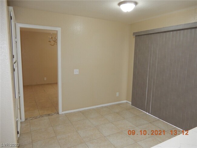 Building Photo - 7840 Millhopper Ave