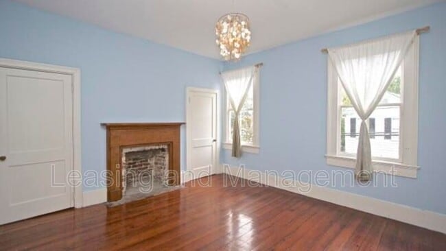 Building Photo - 27 Smith St