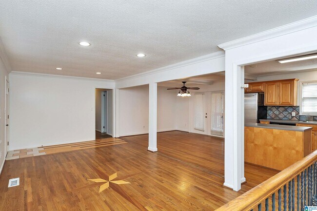 Building Photo - 1327 3rd Ave SW