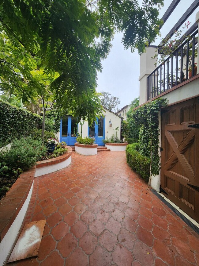 Building Photo - Your Own World in La Jolla! - One-Of-A-Kin...