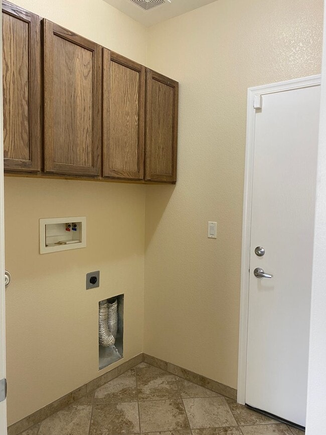 Building Photo - MOUNTAIN FALLS - Adriano Way