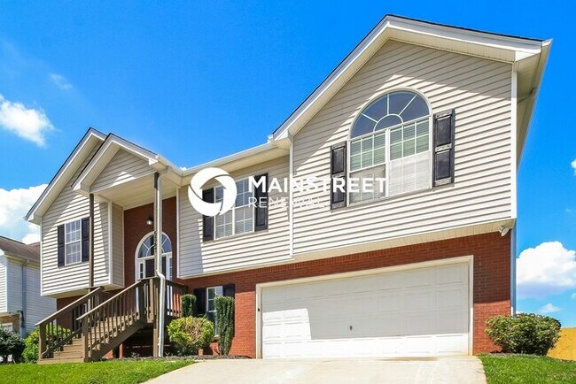 Building Photo - 4 Bedroom Pet-Friendly Home in REX, GA with Main Street Renewal