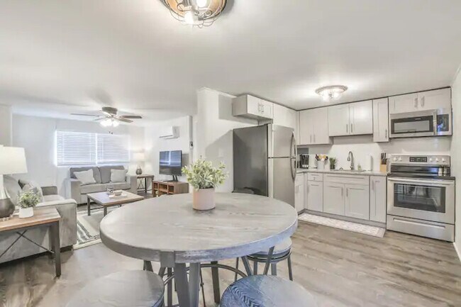 1 Bedroom - 235 W Pike St