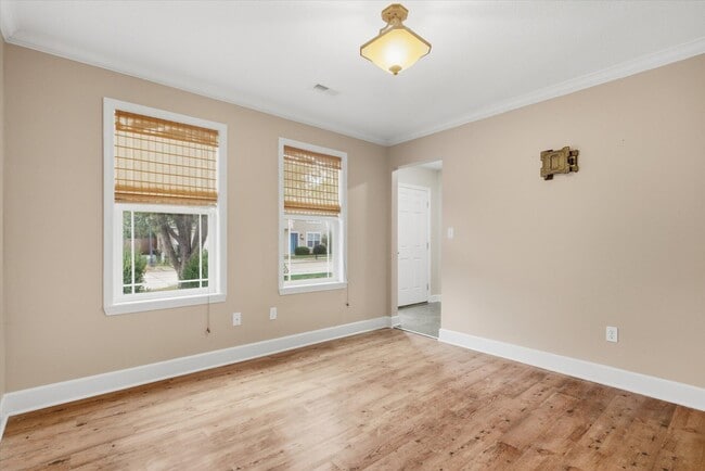 Building Photo - 420 N Village Cir