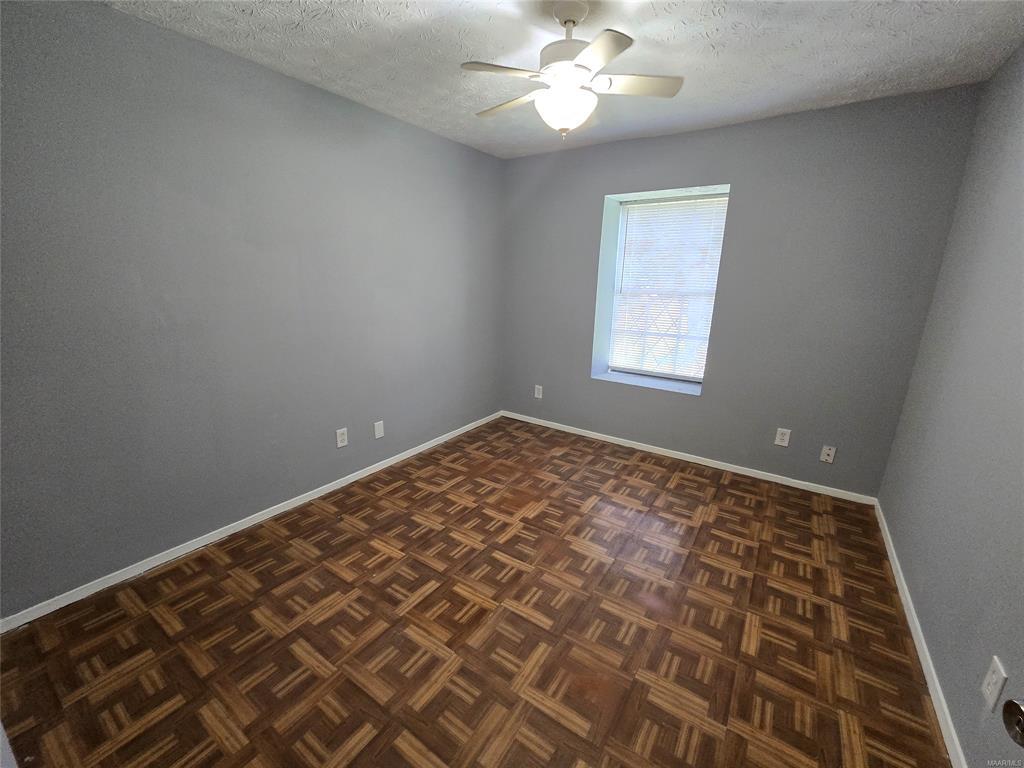 Building Photo - 3224 Raintree Dr