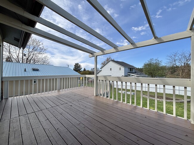 Building Photo - 346 S Jefferson St