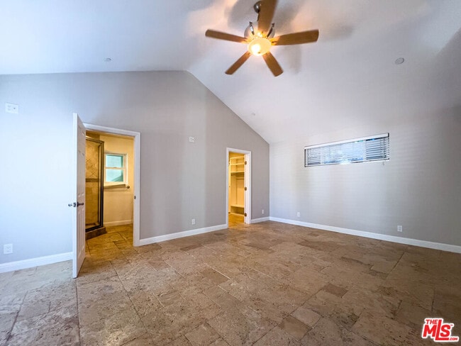 Building Photo - 15426 Camarillo St