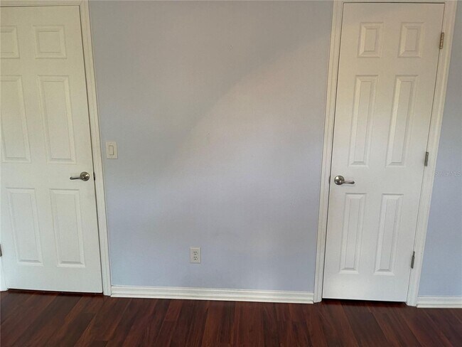 Building Photo - Beautiful Townhouse located in Crowntree L...