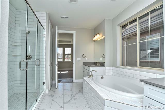 Building Photo - 6040 S Olive Ct