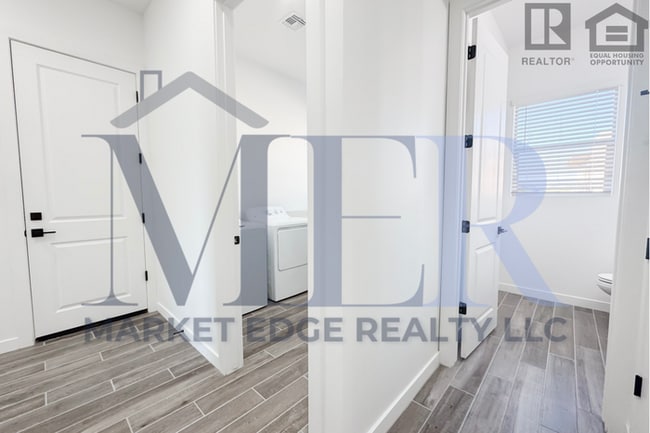 Building Photo - 3Bed/2.5Bath Home in Rio Verde! $2495 MOVE...