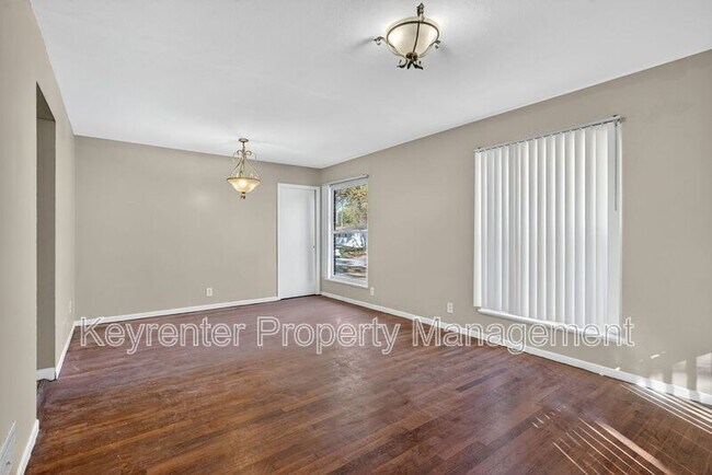 Building Photo - 10115 Saffron Dr