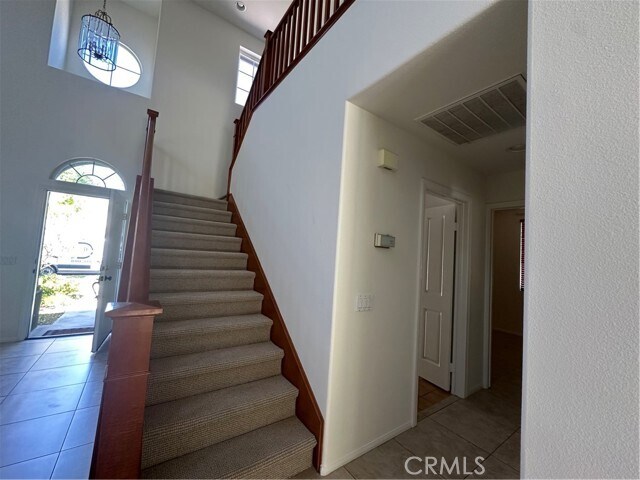 Building Photo - 44 Whispering Pine