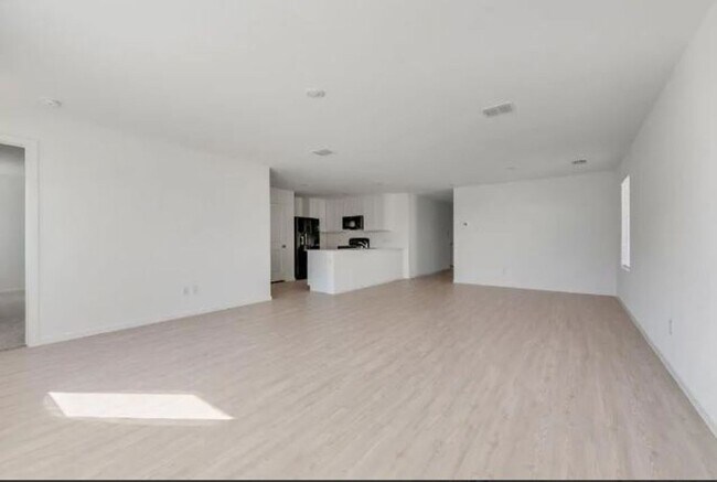 Building Photo - For Rent: Beautiful 4-Bedroom Home in Sherman, TX