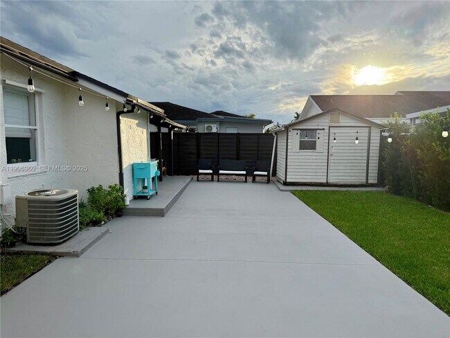 Building Photo - Southwest 125th Avenue Road, Miami, FL 33177 - 3 BR 1.5 BA single-family home