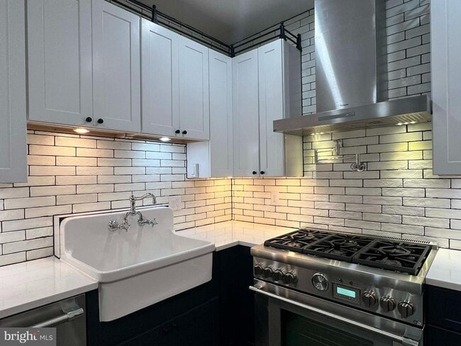 Building Photo - 718 Rhode Island Ave NW