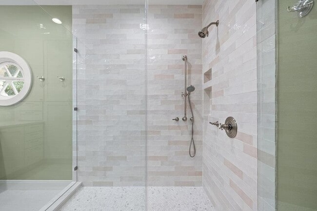 Building Photo - 4 Rock Way Cove