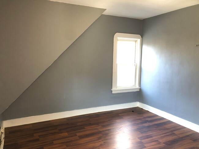 Building Photo - 5 BED 2 BATH SINGLE FAMILY HOME IN DETROIT-SHOREWAY NEIGHBORHOOD!