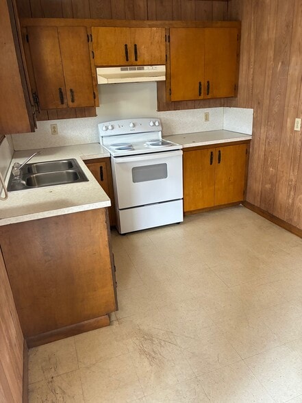 Building Photo - 520 N 1st St