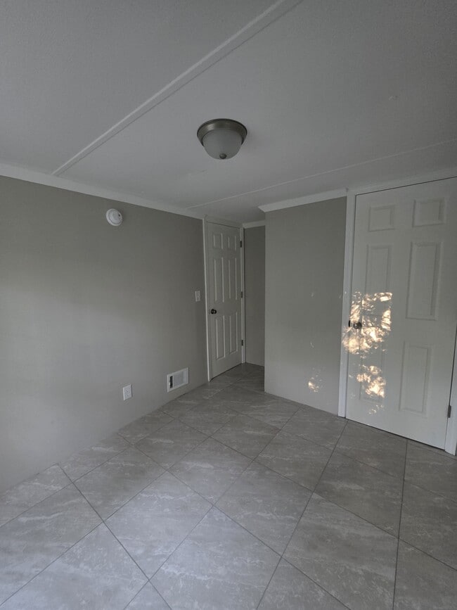 Building Photo - 126 Buckeye Ct