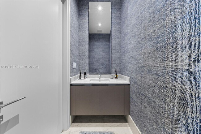 Building Photo - 17141 Collins Ave