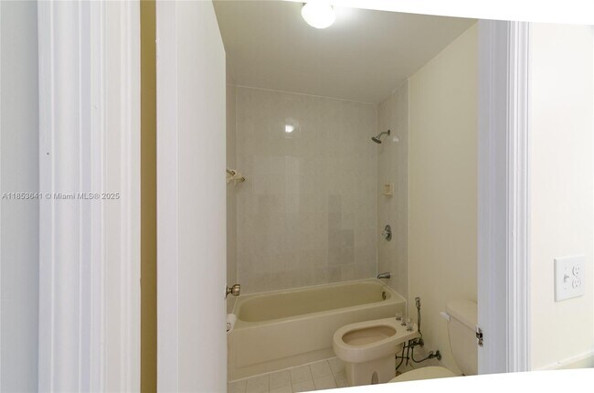 Building Photo - 3373 SW 28th Terrace