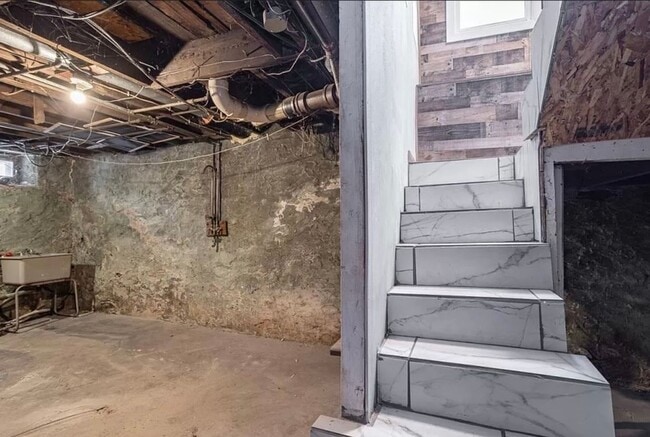 Building Photo - Click the “Apply Now” button or email wapmrentals@gmail.com for a prompt response.