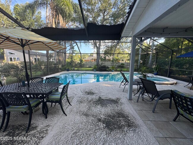 Building Photo - 12402 Mt Pleasant Woods Dr