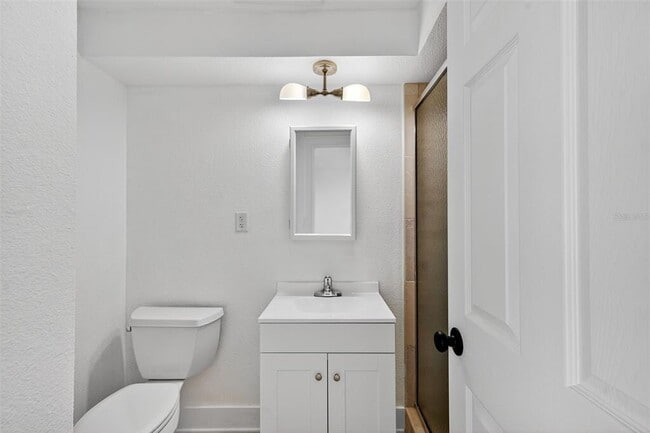 Building Photo - 516 W Davis Blvd