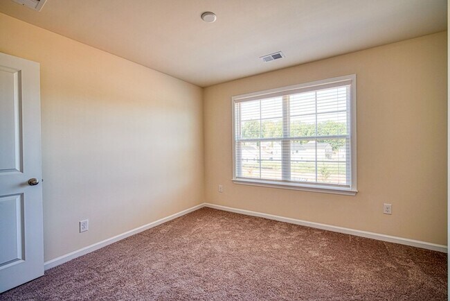 Building Photo - 580 Millsgate Cir