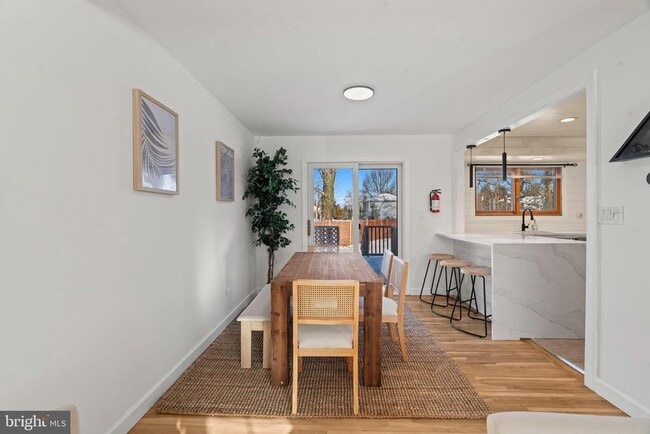 Building Photo - 209 Front St