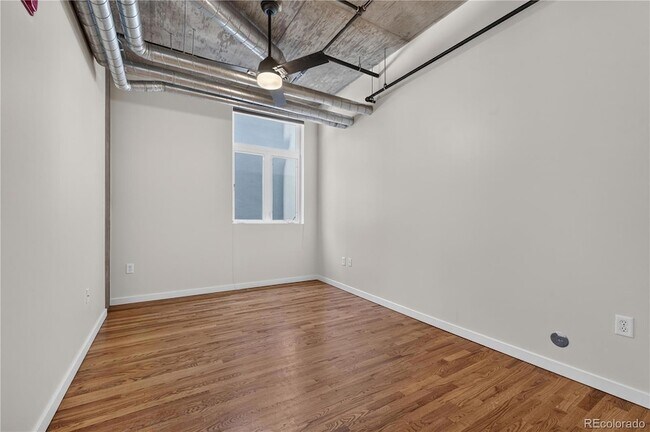 Building Photo - 3201 Shoshone St