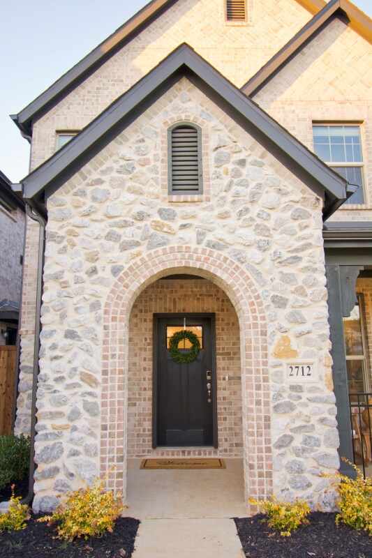 Building Photo - 2712 Big Bend Mews