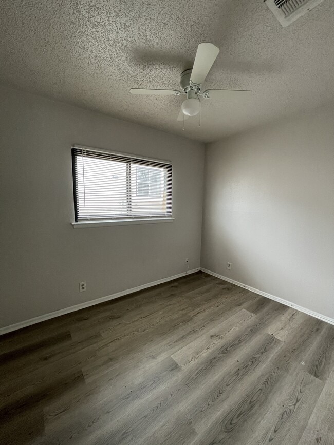 Building Photo - 1046 Lemon Tree St