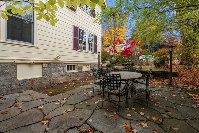 Building Photo - 161 Clinton Rd