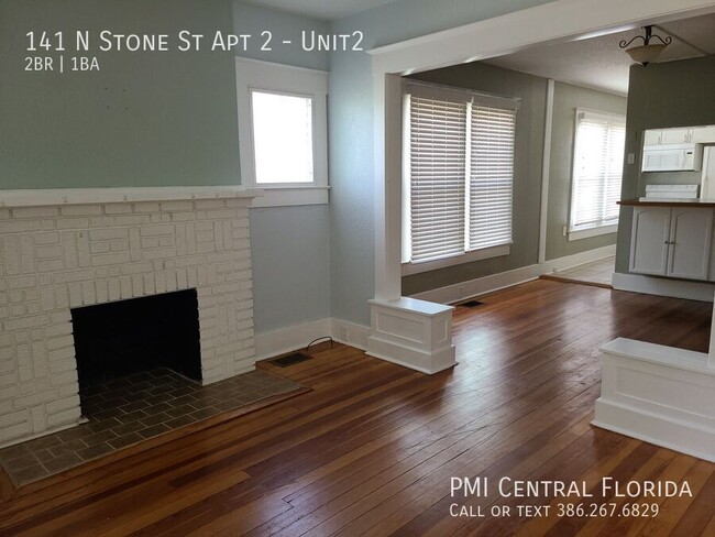 Building Photo - Historic Deland 2 Bedroom 1 Bath in a Grea...