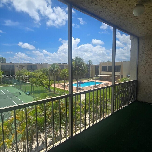 Building Photo - 8401 SW 107th Ave