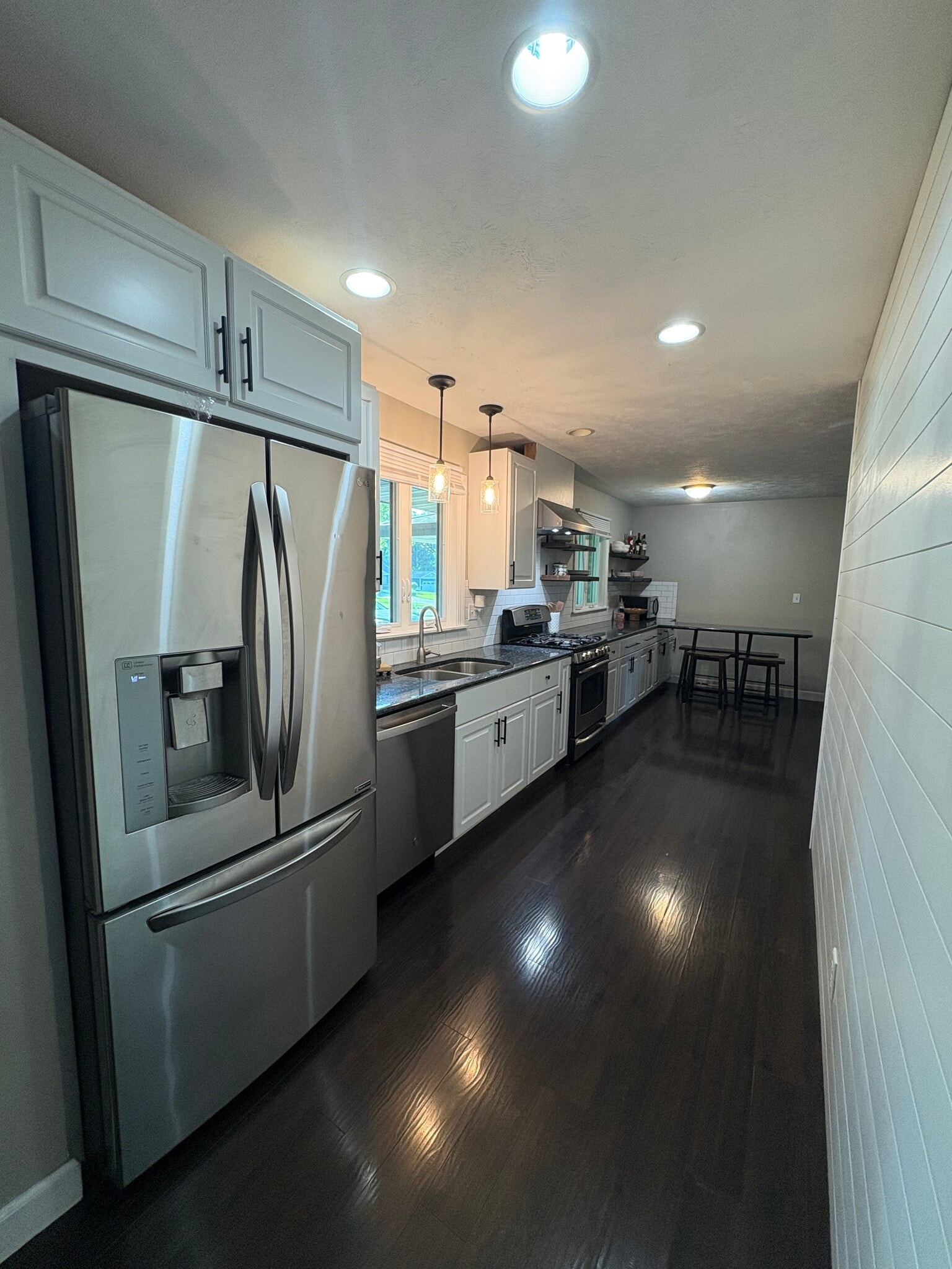 Building Photo - 1011 Pine Valley Dr