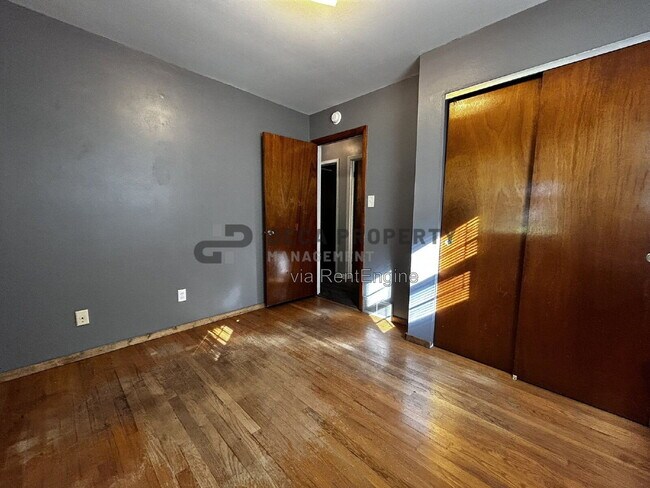 Building Photo - 2166 Bryan Dr